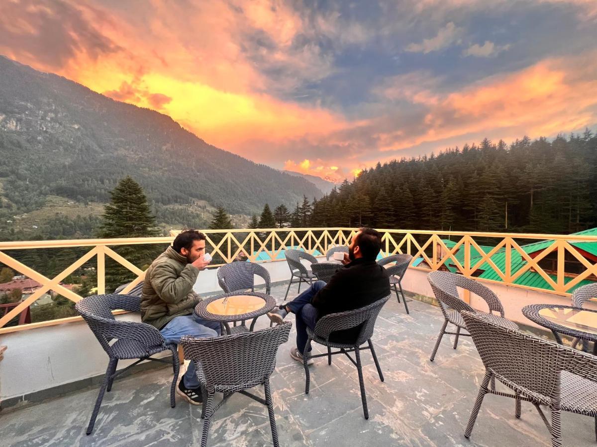 North Deodar Avenue, Manali Exterior photo