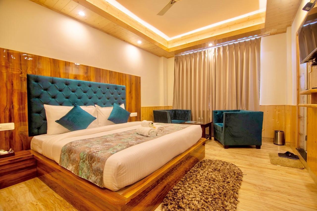 North Deodar Avenue, Manali Exterior photo